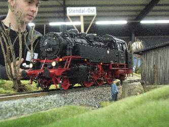 1225